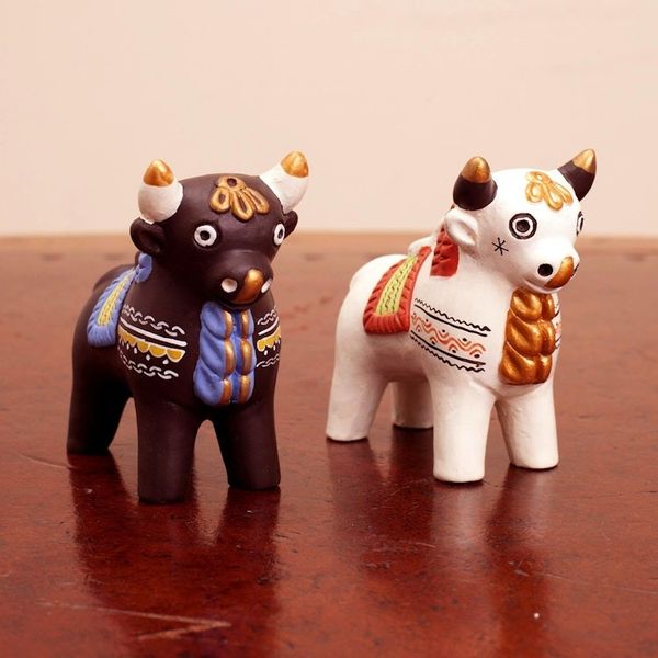 Alternate image for Ornate Brown and White Andean Bull Figurines Pair Little Bulls of Pucara