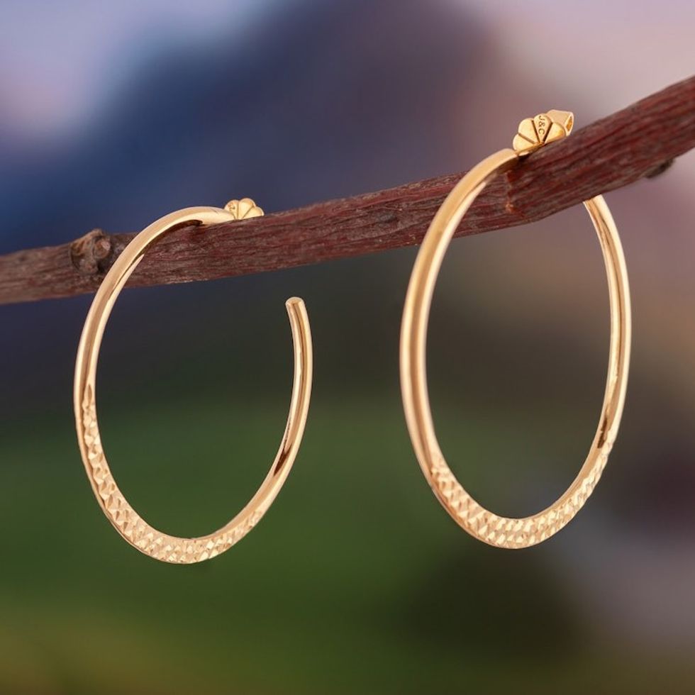 Gold-Plated Classic Half-Hoop Earrings with Textured Accents 'Timeless Glamor'