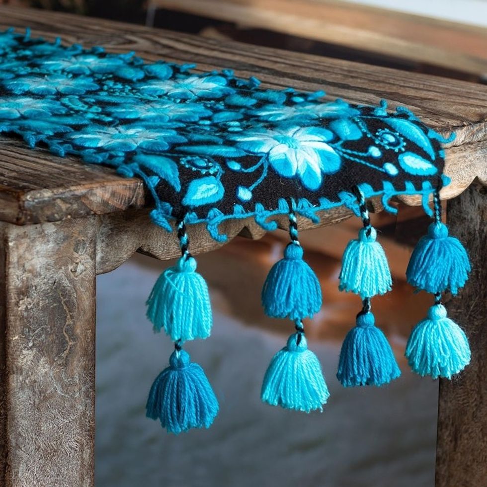 Handcrafted Table Runner with Embroidery 'Ayacucho Turquoise'
