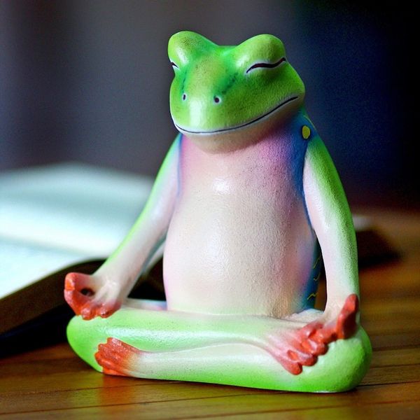 Alternate image for Wood sculpture Tree Frog Meditates