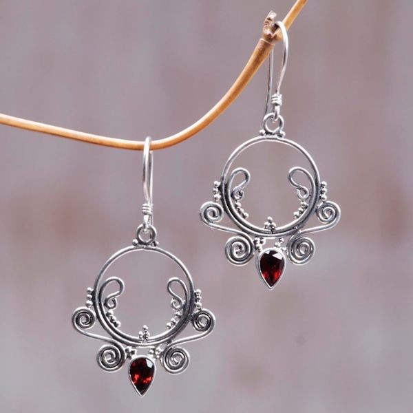 Alternate image for Garnet dangle earrings Sundial