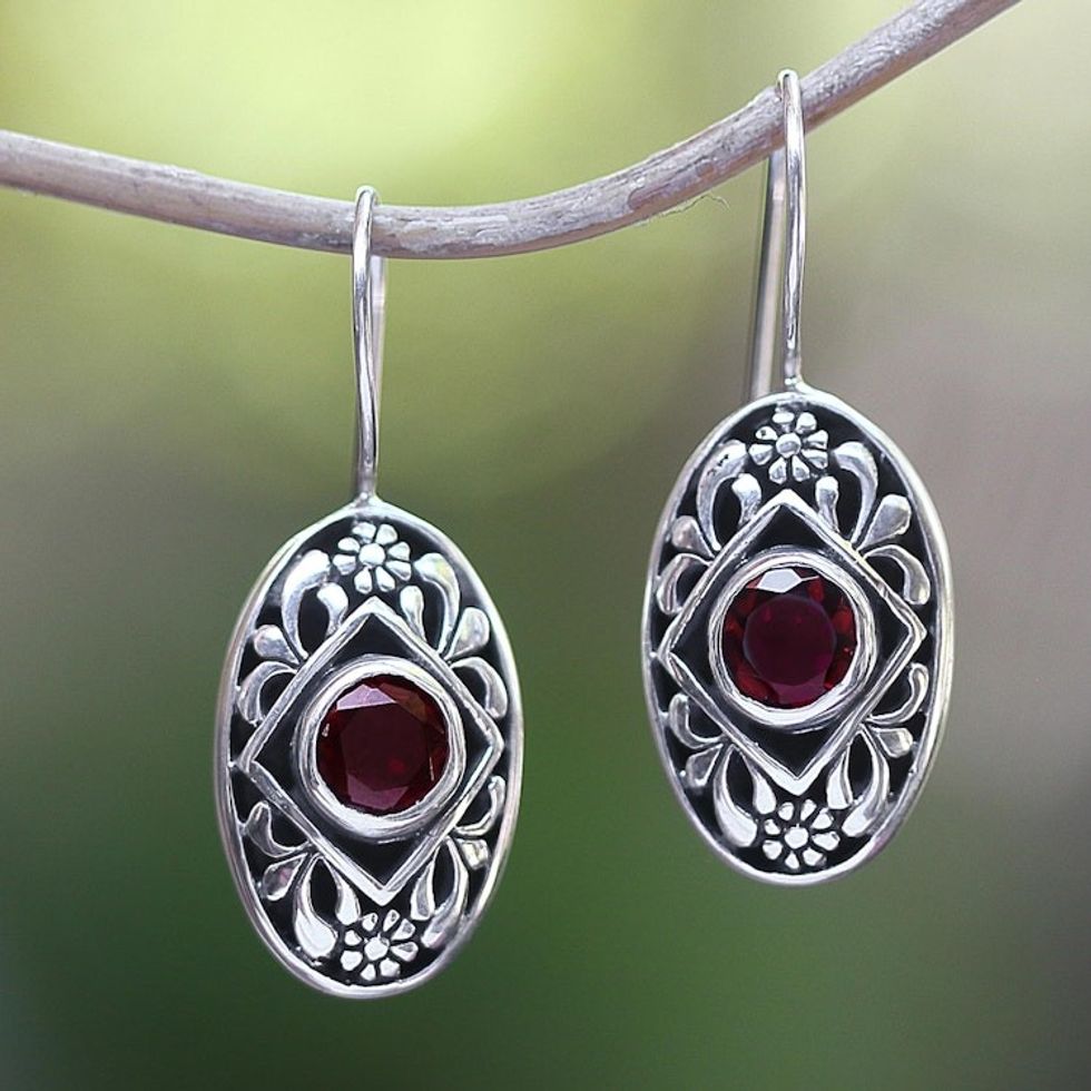 Garnet drop earrings 'Desire'