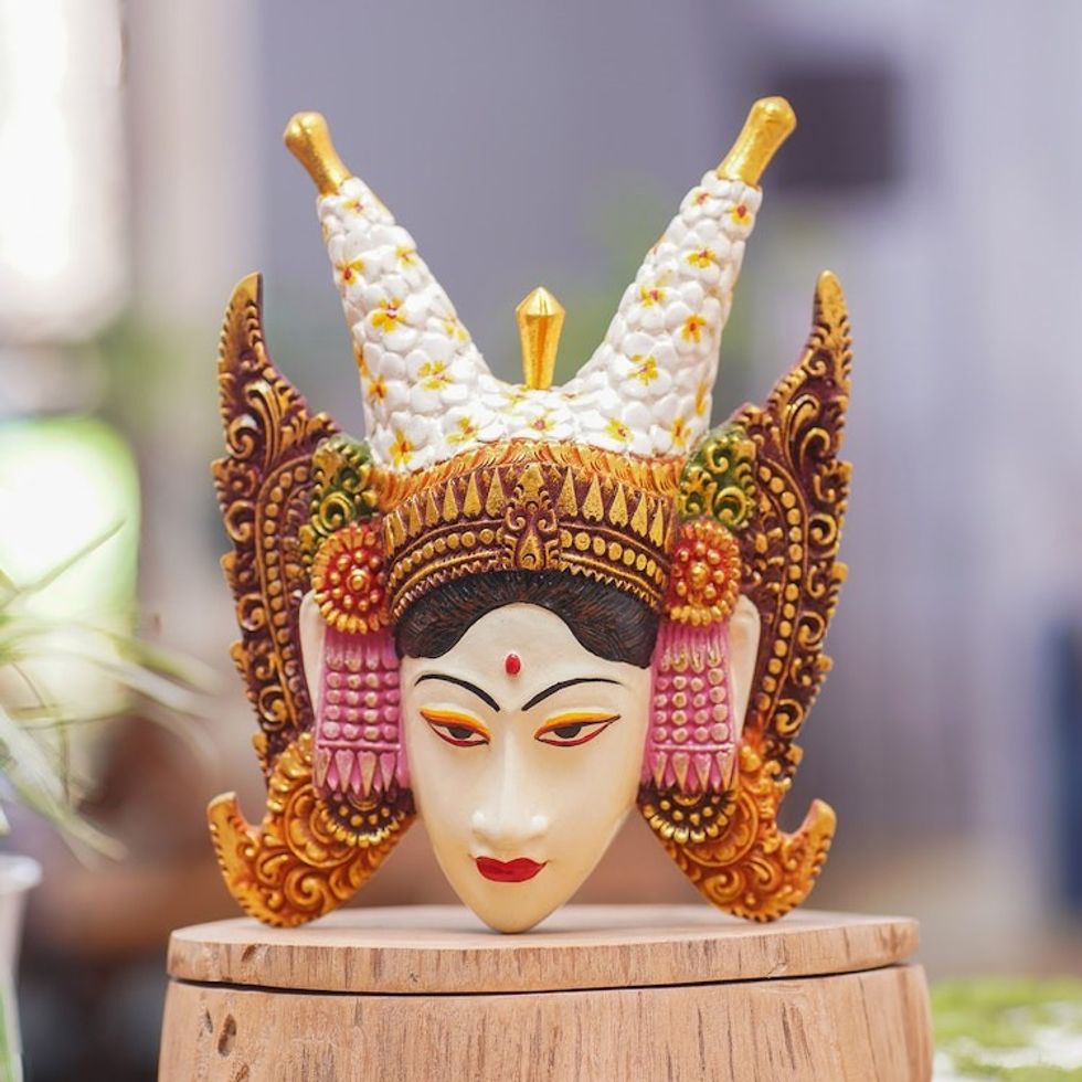 Unique Cultural Wood Mask 'Beautiful Legong Dancer'