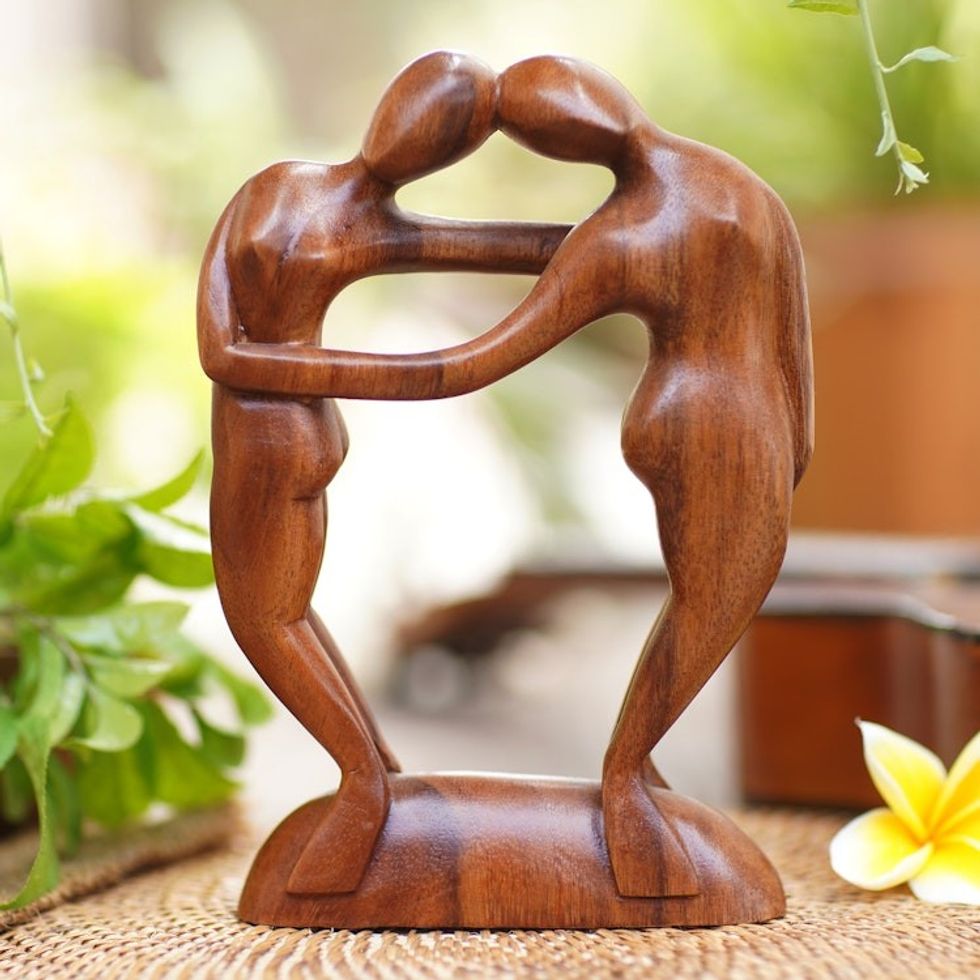 Wood sculpture 'Couple in Love'