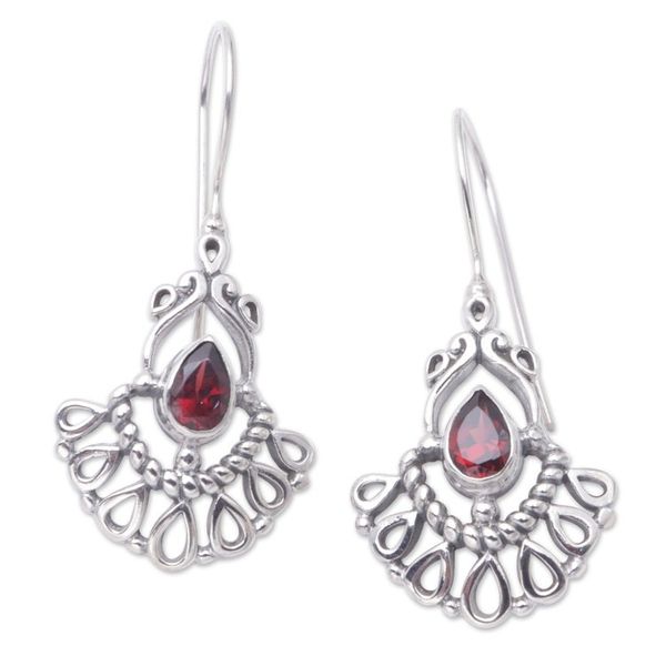 Alternate image for Garnet dangle earrings Frozen Flame