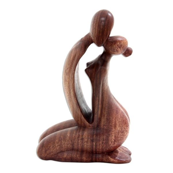 Alternate image for Wood statuette A Kiss on the Cheek