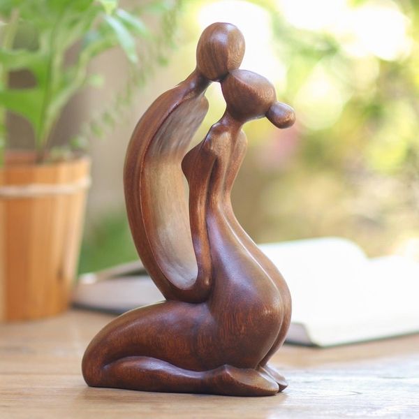 Alternate image for Wood statuette A Kiss on the Cheek