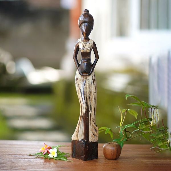 Alternate image for Wood sculpture Woman from Banjarjuga