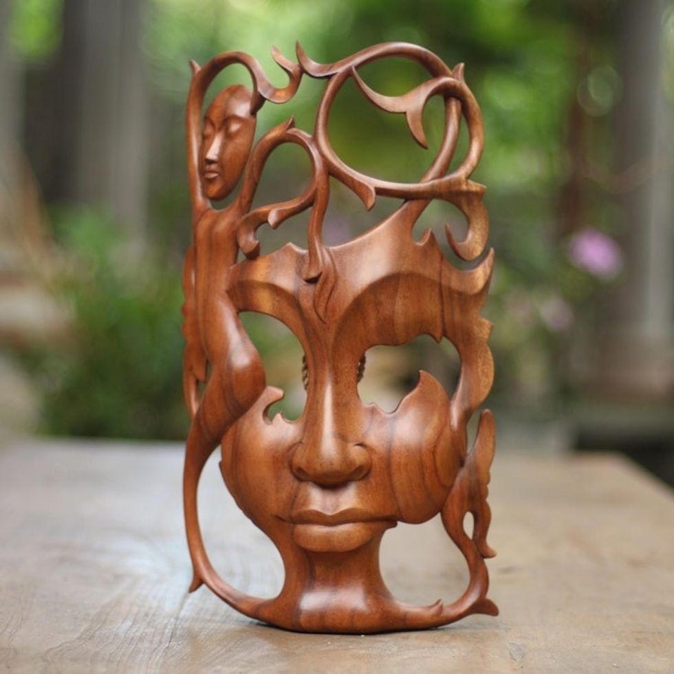 Modern Handcarved Wood Bask 'Dreaming Princess'