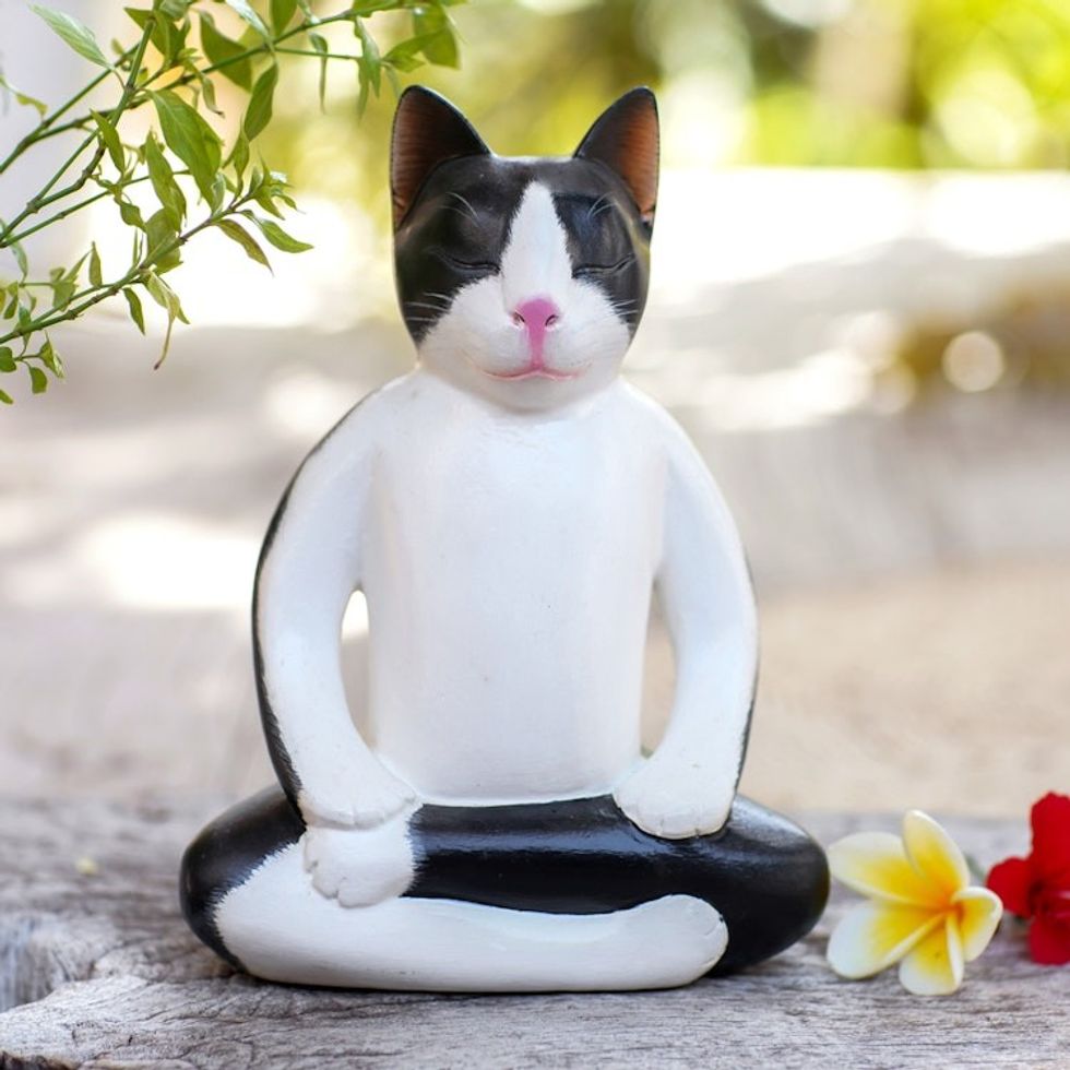 Wood statuette 'Yoga Cat'