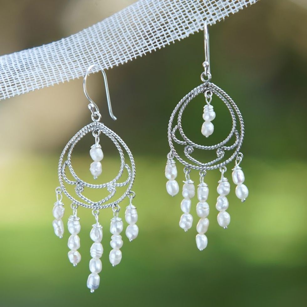 Pearl chandelier earrings 'Gracious Lady'