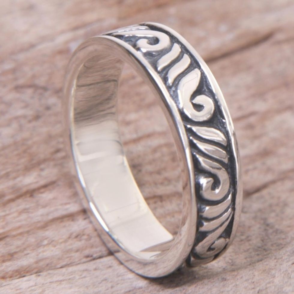 Indonesian 925 Sterling Silver Band Ring with Leaf Motifs 'Timeless Elegance'
