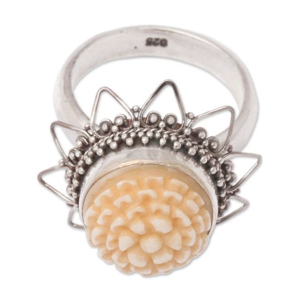 Alternate image for Bone flower ring Seruni White