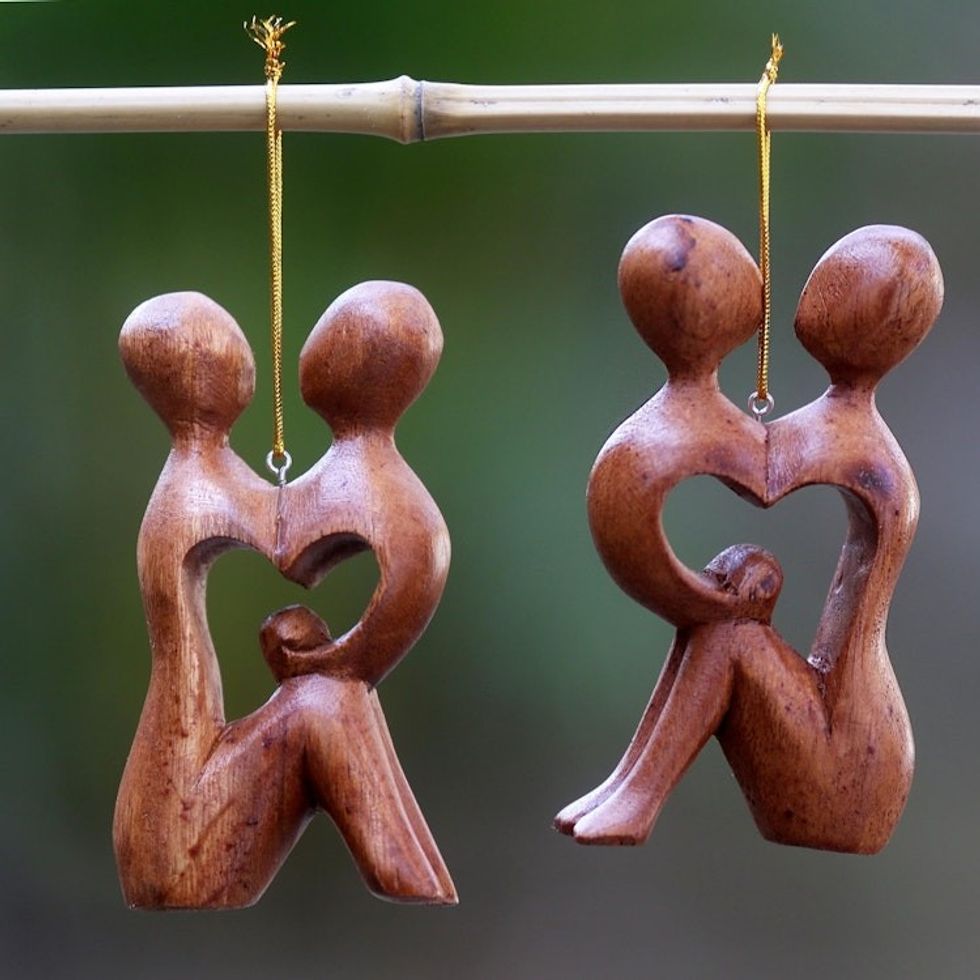 2 Heart Shaped Romantic Ornaments Hand Carved Wood Sculpture 'Look Into My Eyes'