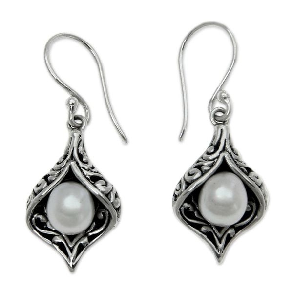 Alternate image for Cultured pearl dangle earrings Lily of Bali