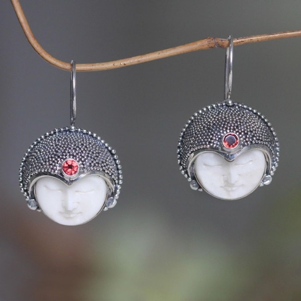 Garnet drop earrings 'Royal Lady'