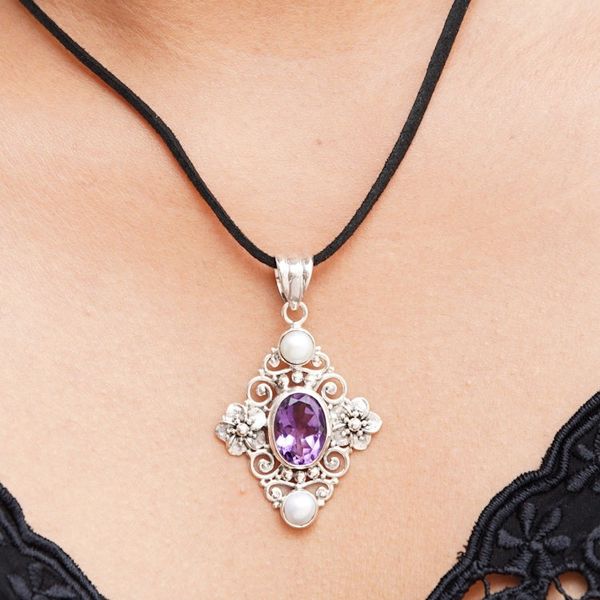 Alternate image for Handcrafted Floral Pearl and Amethyst Silver Necklace Frangipani Queen