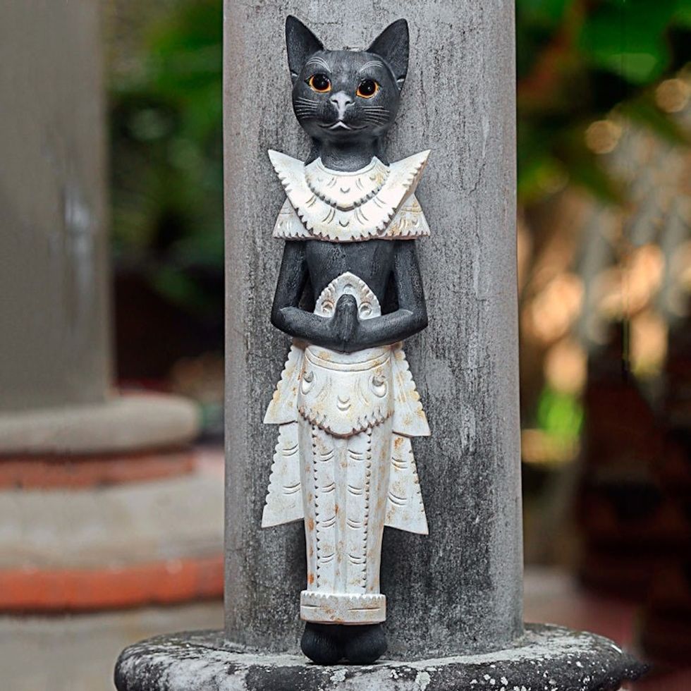 Handcarved Wood Balinese Cat Wall Hanging 'Royal Cat'
