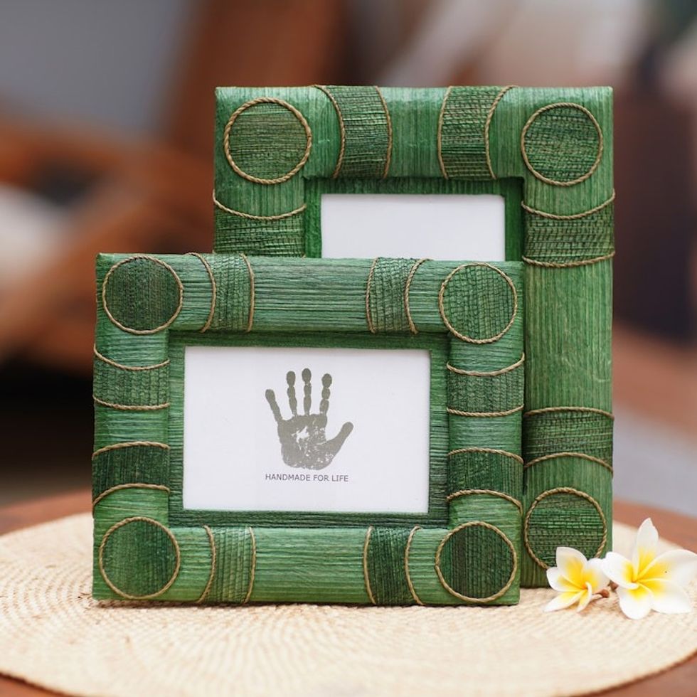 4x6 and 3x5 Natural Fiber Indonesian Photo Frames in Green 'Circle of Memories in Green'