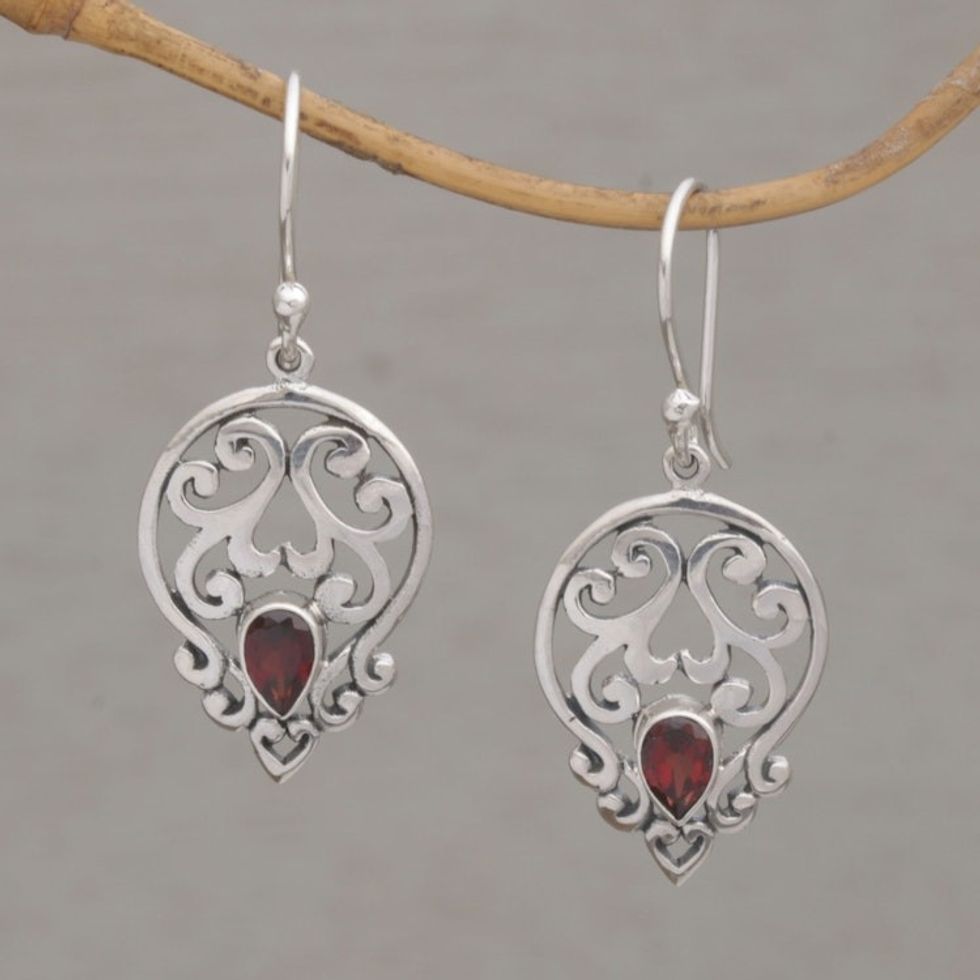 Handmade 925 Sterling Silver Green Garnet Dangle Earrings 'Dialogue in Red'