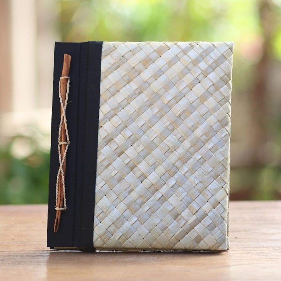 Pandan Leaf Woven Journal with 100 Rice Straw Pages 'Weaver Wonder'
