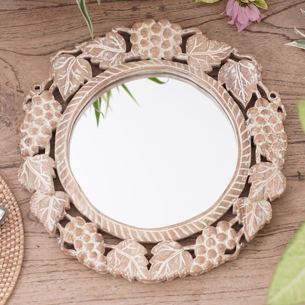 Grape Motif Round Wall Mirror with Distressed Finish 'Buleleng Bouquet'
