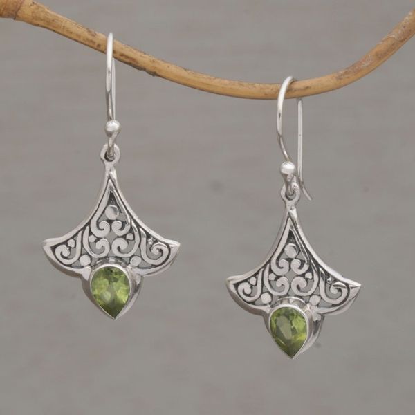 Alternate image for Handmade Peridot 925 Sterling Silver Earrings Indonesia Slow Dance in Green