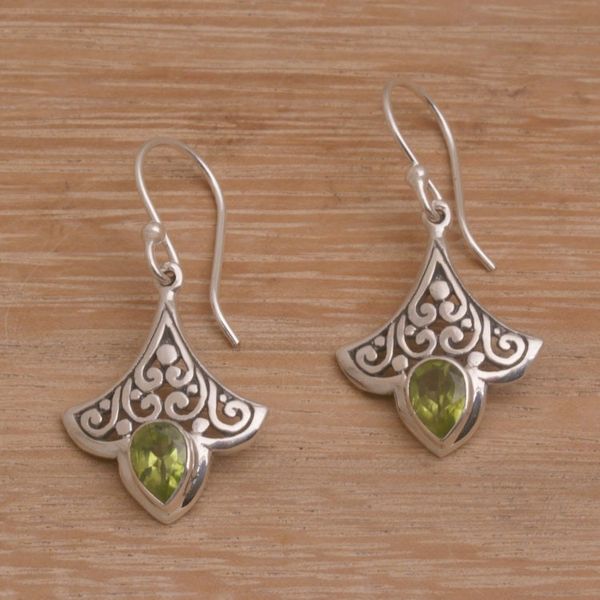 Alternate image for Handmade Peridot 925 Sterling Silver Earrings Indonesia Slow Dance in Green