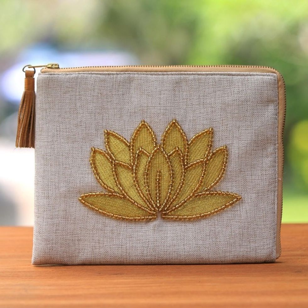 Floral Embellished Jute Coin Purse in Bone from Java 'God's Grace in Bone'