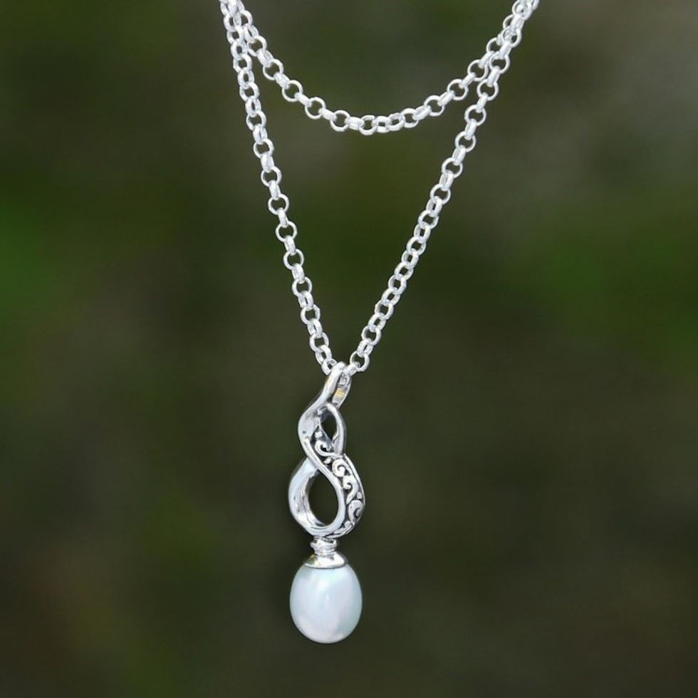 Infinity Symbol Cultured Pearl Necklace from Bali 'Infinity Glow'