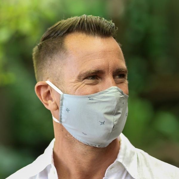 Alternate image for 3 Contoured Small Print Double Cotton Face Masks Discretion