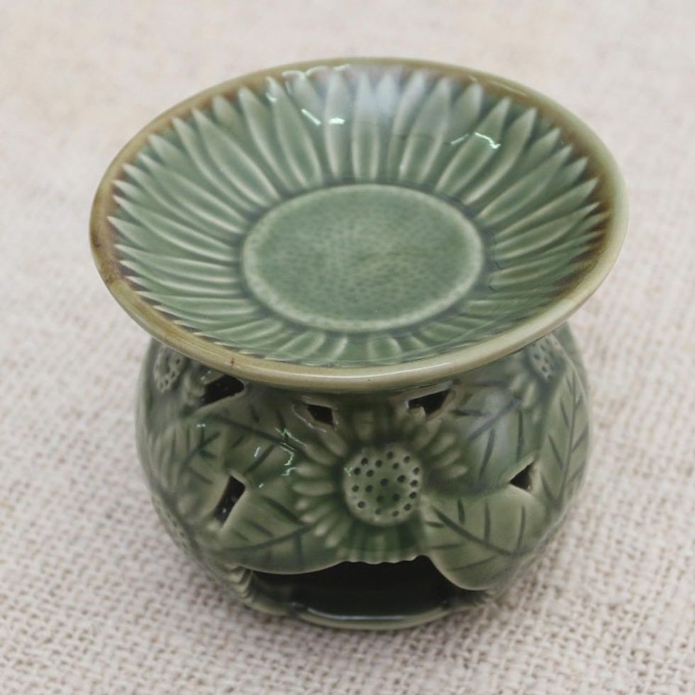 Sunflower Motif Green Ceramic Oil Warmer 'Fragrant Sunflower'