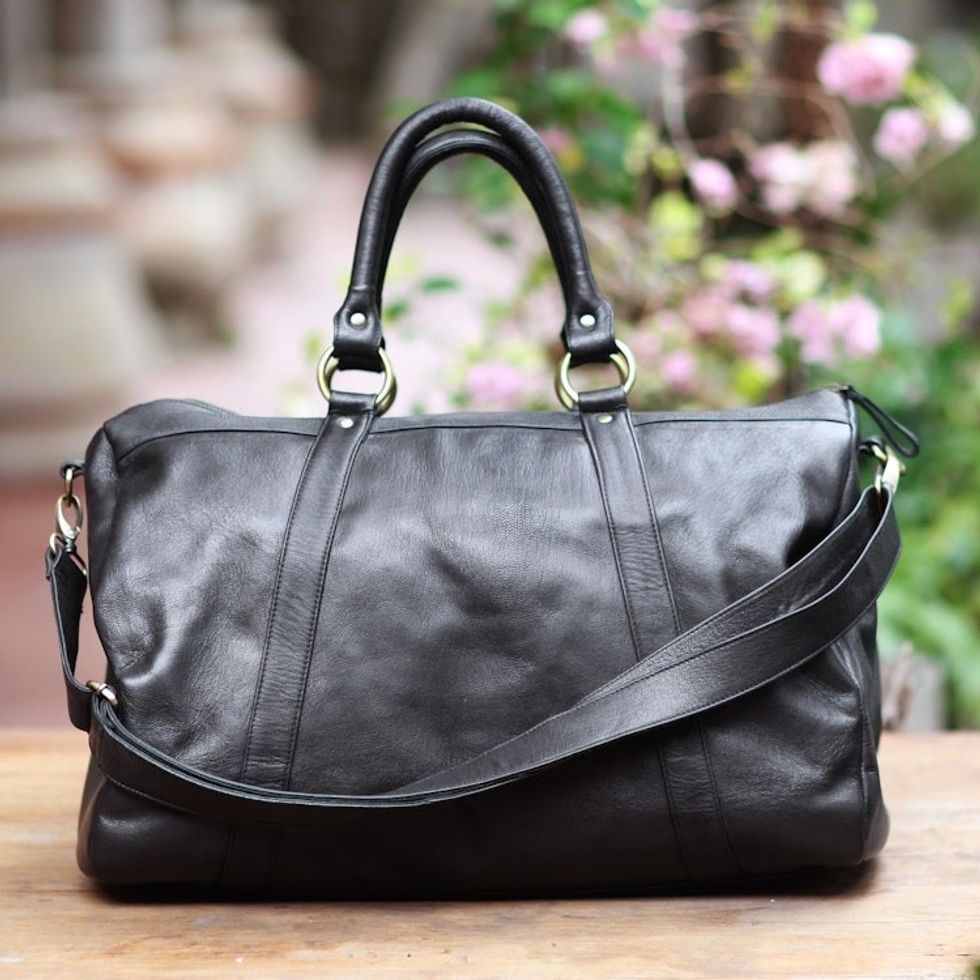 Black Leather Travel Bag with Zipper from Indonesia 'Minggat in Black'
