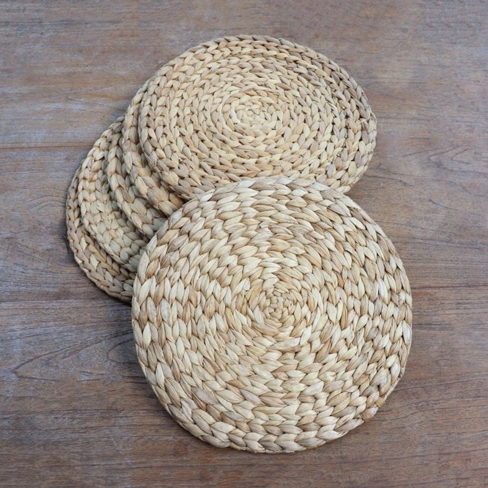 Round Natural Fiber Placemats Set of 6 'Bali Braid'