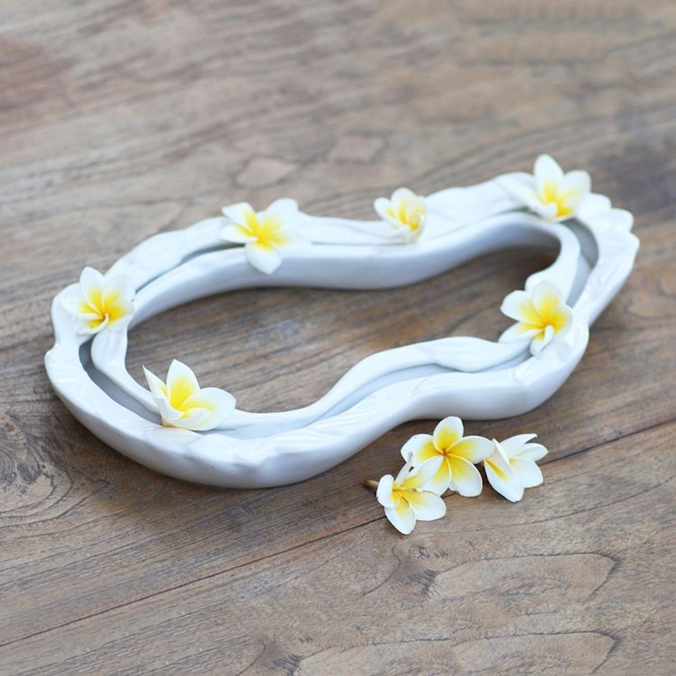 Freeform White Ceramic Blossom Vase 'Living Flow in White'