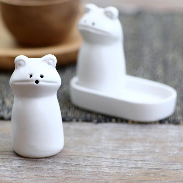 Alternate image for Matte White Ceramic Frog Salt and Pepper Shakers with Tray Fanciful Frogs in White