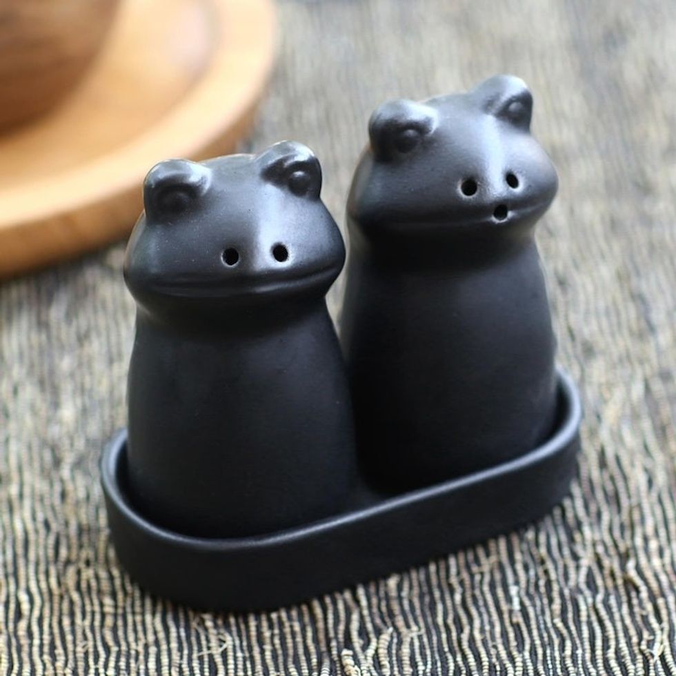 Matte Black Ceramic Frog Salt and Pepper Shakers with Tray 'Fanciful Frogs in Black'