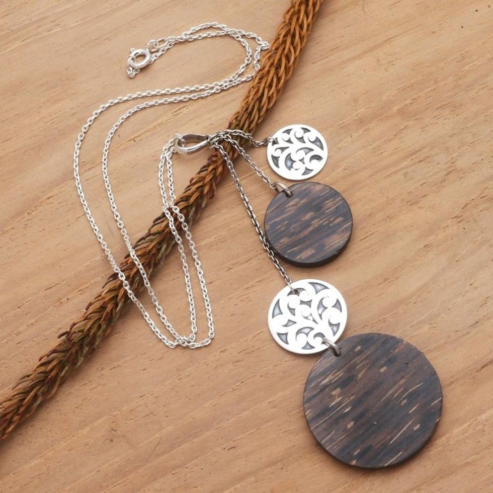 Sterling Silver and Silver Coconut Y Pendant Necklace 'Circle Sulur'