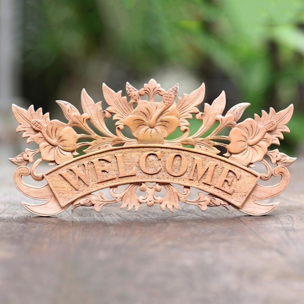 Hibiscus Flower-Themed Suar Wood Wall Sign 'Welcoming Hibiscus'