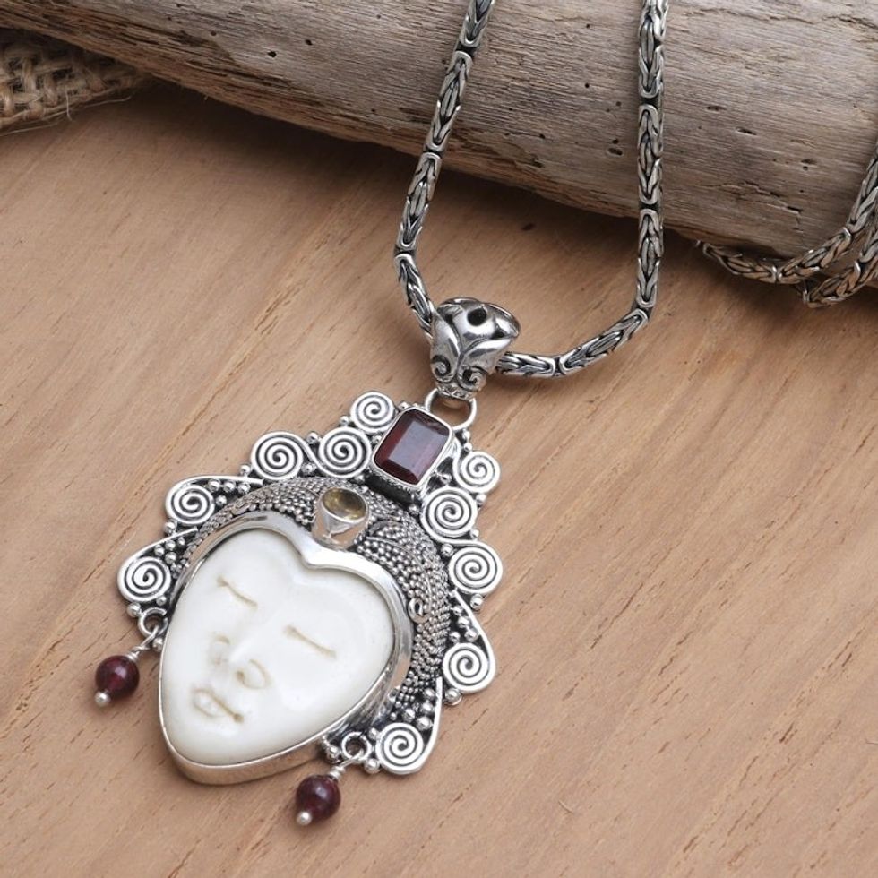 Garnet and Citrine Pendant Necklace 'Sleeping Royal in Red'
