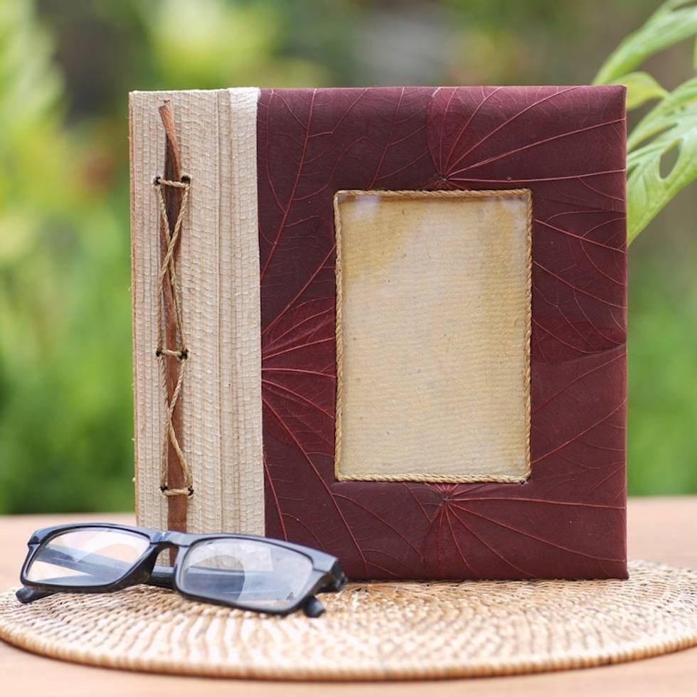 Red Natural Fiber Leaf-Motif Photo Album 'Autumn Spirit in Red'