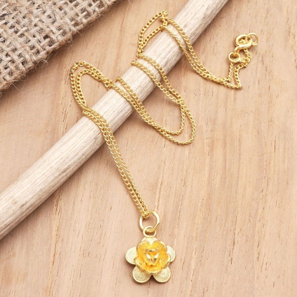 Gold-Plated Sterling Silver Pendant Necklace 'Plucky Flower'