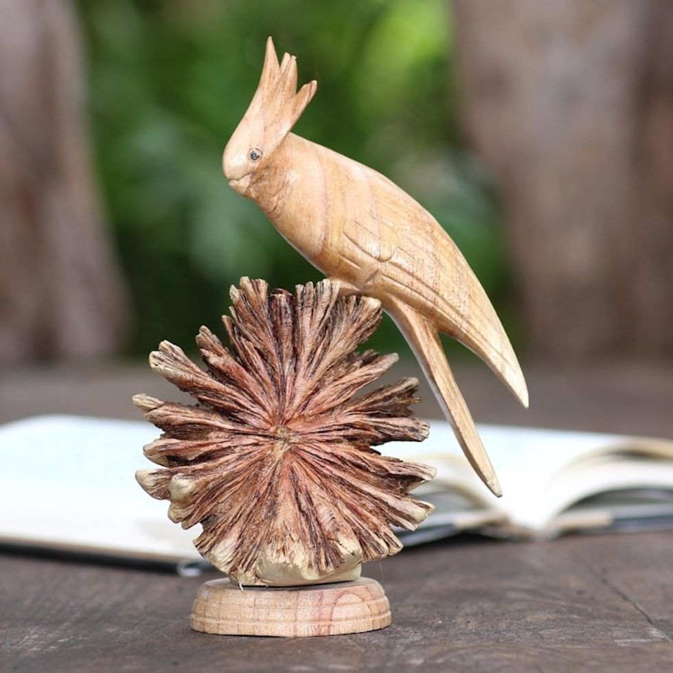 Hand Crafted Jempinis Wood Cockatoo Statuette 'Single Cockatoo'