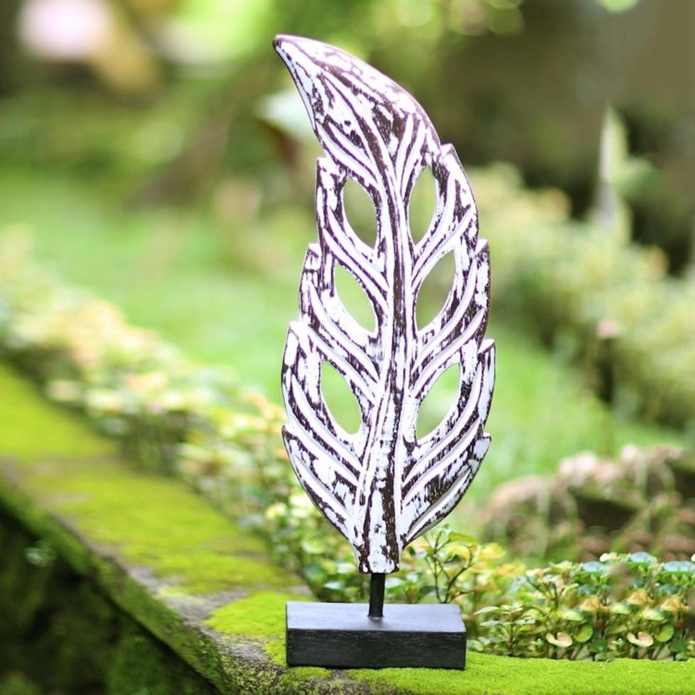 Handmade Albesia Wood Leaf Statuette 'Lucky Leaves in White'