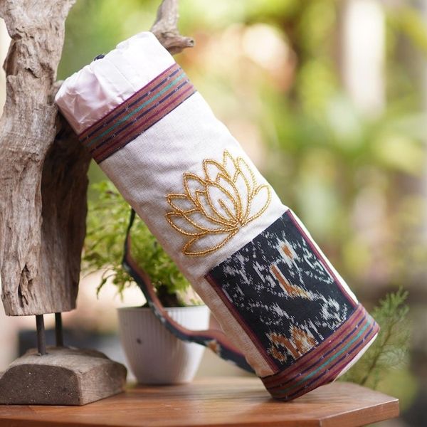 Alternate image for Ikat Cotton Yoga Mat Carrier from Java Large Lotus Lagoon in Ivory