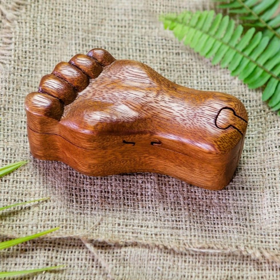 Hand Carved Suar Wood Puzzle Box 'Traces of You'