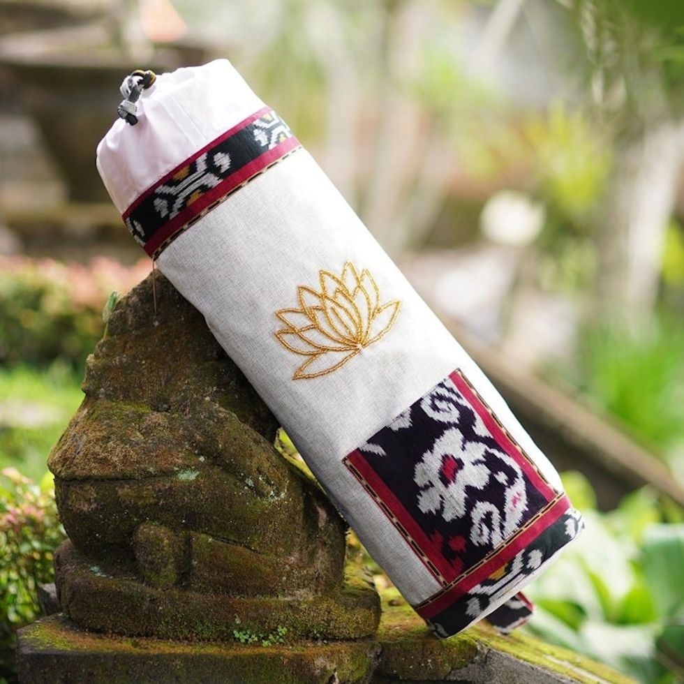 Javanese Ikat Cotton Yoga Mat Bag 'Lotus Lagoon in Ivory'