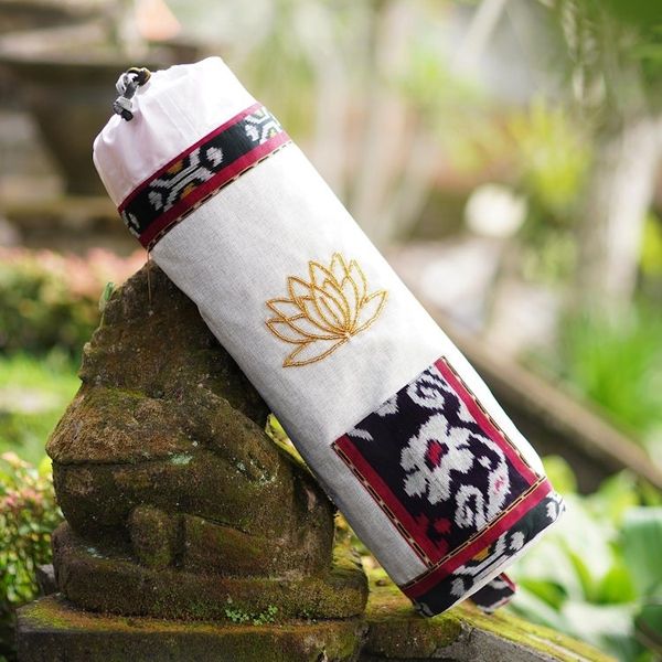 Alternate image for Javanese Ikat Cotton Yoga Mat Bag Lotus Lagoon in Ivory