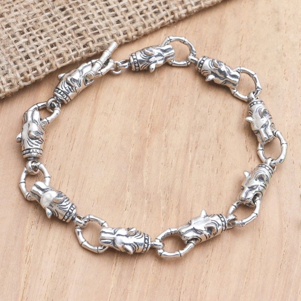 Men's Sterling Silver Link Bracelet with Lion Motif 'On the Hunt'