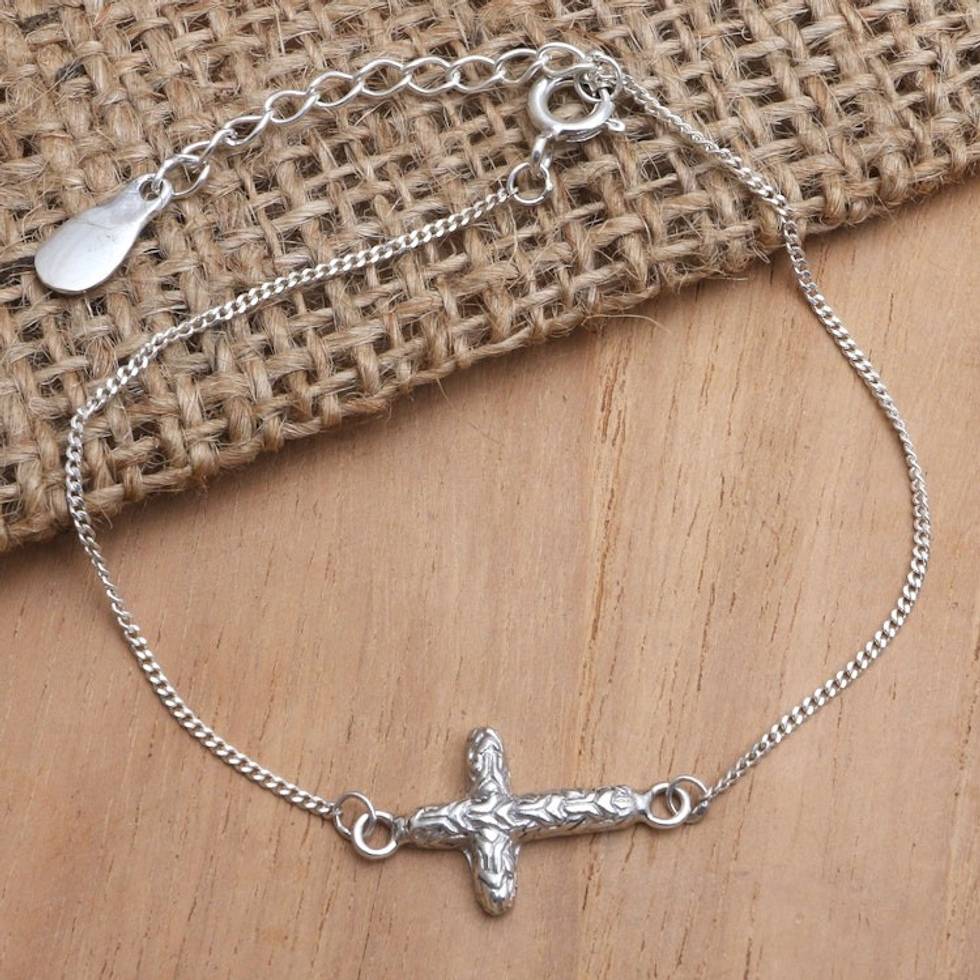Cross Motif Sterling Silver Pendant Bracelet 'Grace Everlasting'